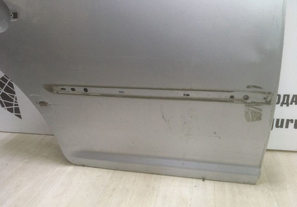 Дверь задняя правая Volkswagen Touran 2 oem 1T0833056R