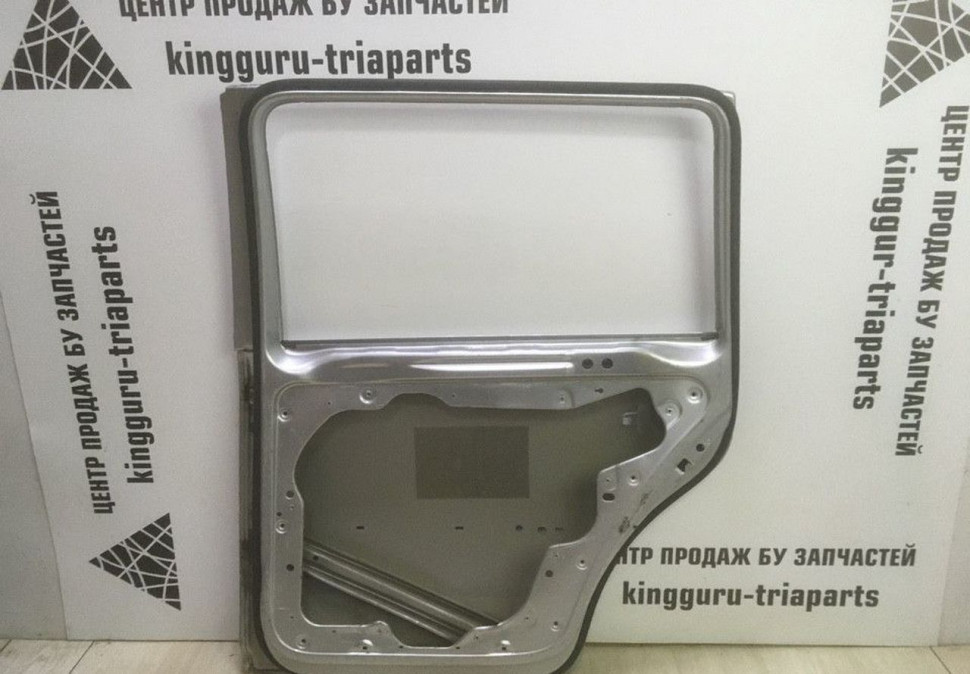 Дверь задняя правая Volkswagen Touran 2 oem 1T0833056R