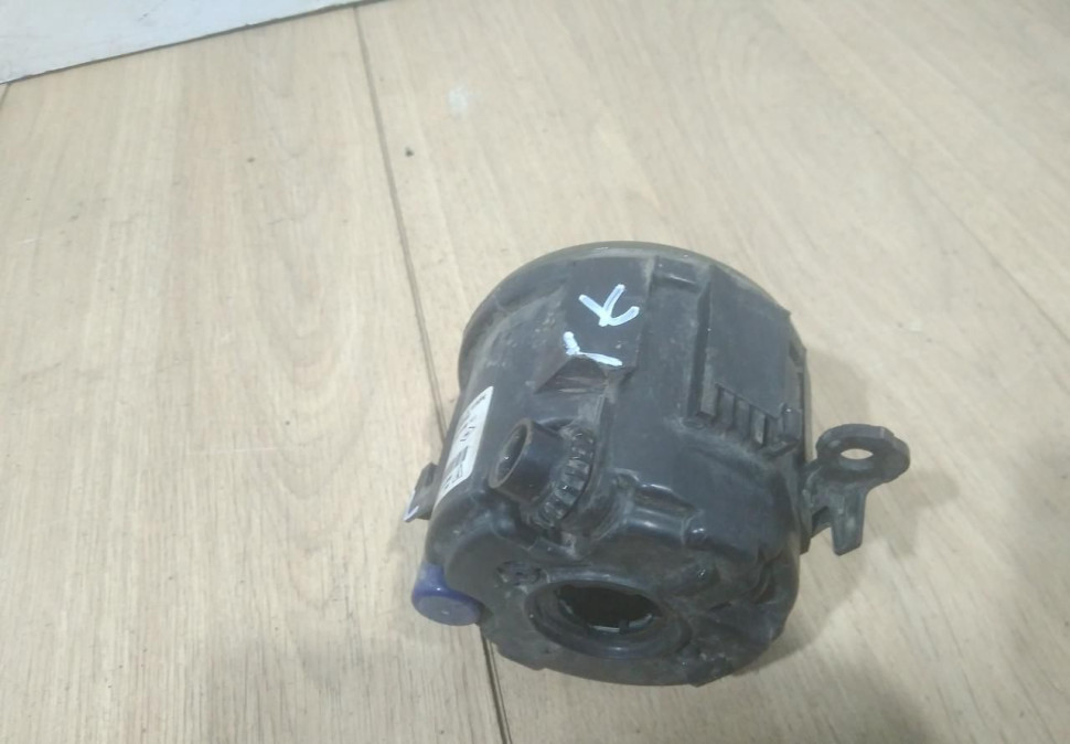 Противотуманная фара бу Renault Logan OEM 8200074008 Противотуманная фара бу Renault Logan OEM 8200074008