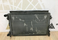 Радиатор охлаждения Skoda Octavia (1,6) OEM 5Q0121251HC