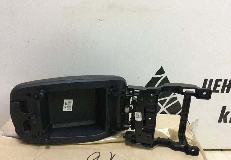 Крышка подлокотника Hyundai Creta oem 84660A0900TRY