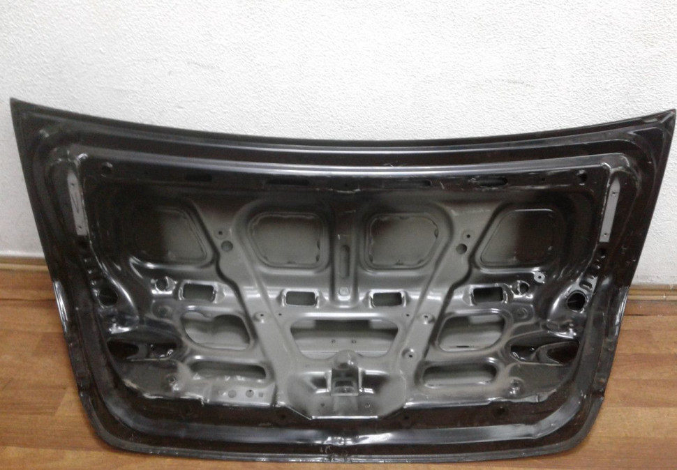 Крышка багажника Hyundai Sonata 6 YF (вмятина) Крышка багажника Hyundai Sonata 6 YF (вмятина)
