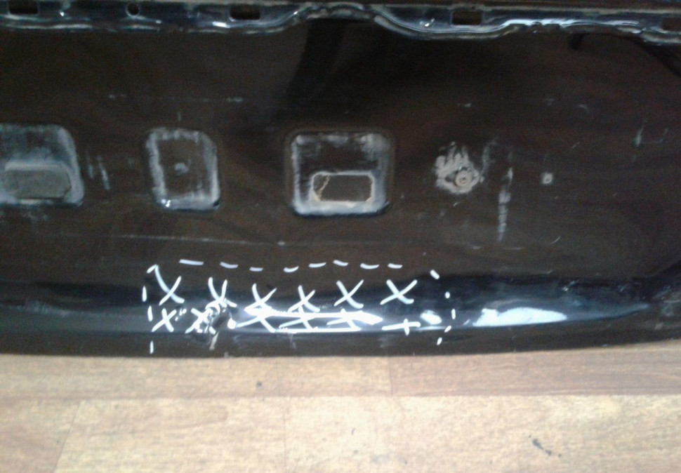 Крышка багажника Hyundai Sonata 6 YF (вмятина) Крышка багажника Hyundai Sonata 6 YF (вмятина)