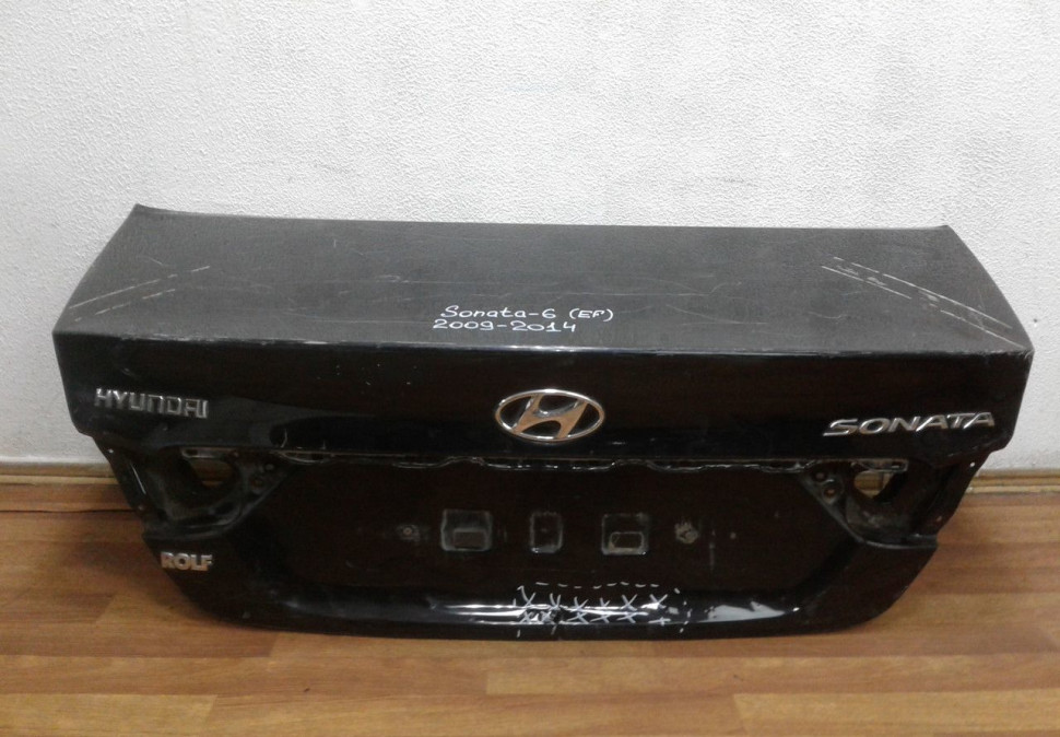 Крышка багажника Hyundai Sonata 6 YF (вмятина)
