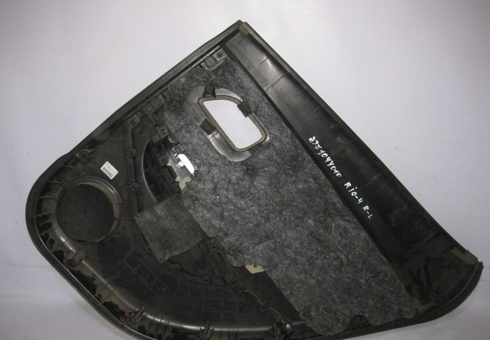 Обивка двери задняя левая Kia Rio 3 седан oem 837104y010 (скл-3)