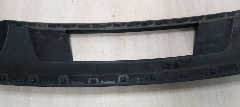 Спойлер заднего бампера Volkswagen Touareg 2 дорест 10-14 oem 7P6807521A