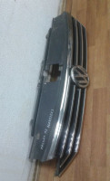 Решетка радиатора Volkswagen Passat B8 oem 3g0853653 (слом. часть)