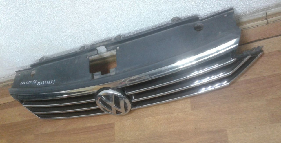 Решетка радиатора Volkswagen Passat B8 oem 3g0853653 (слом. часть) Решетка радиатора Volkswagen Passat B8 oem 3g0853653 (слом. часть)