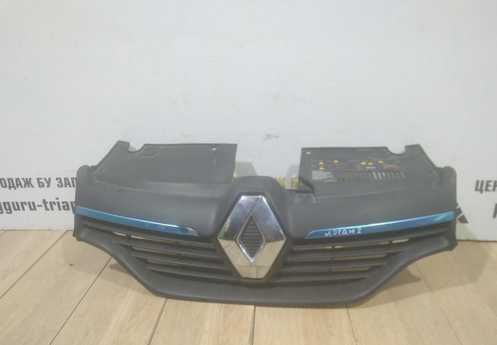 Решетка радиатора бу Renault Logan 2 OEM 623107605R