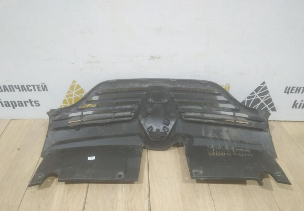 Решетка радиатора бу Renault Logan 2 OEM 623107605R Решетка радиатора бу Renault Logan 2 OEM 623107605R