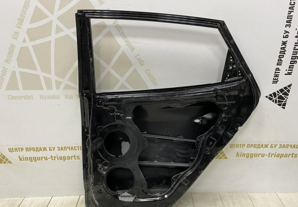 Дверь задняя правая Hyundai IX35 2010 oem 770042Y010