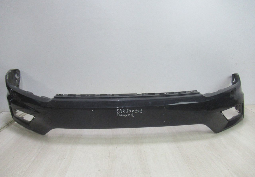 Бампер передний Volkswagen Tiguan 2 oem 5nr807221 (под покраску)