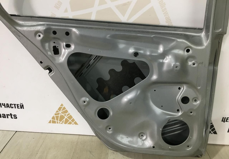Дверь задняя левая Volkswagen Golf 7 2012-2020 oem 5G4833312