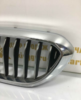 Решетка радиатора левая  BMW 5 G30 2016 OEM 51137473699