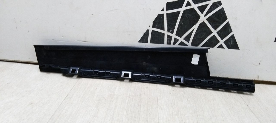 Накладка рамки двери передней правой Volkswagen Tiguan 2 (17-20) oem 5na837902c Накладка рамки двери передней правой Volkswagen Tiguan 2 (17-20) oem 5na837902c