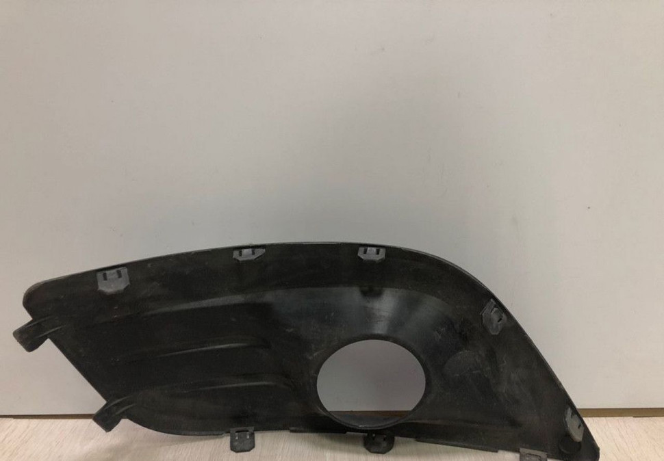 Накладка птф левая Lada Largus oem 845000253  (скл-3)