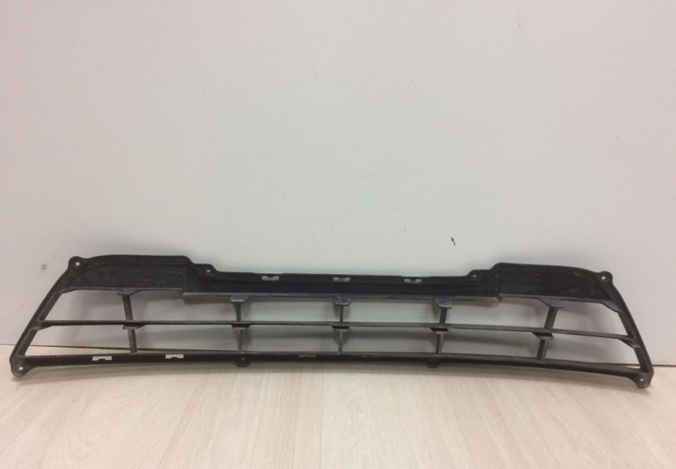 Решетка переднего бампера Lada Granta 11- oem 21912803057 (скл-3) Решетка переднего бампера Lada Granta 11- oem 21912803057 (скл-3)