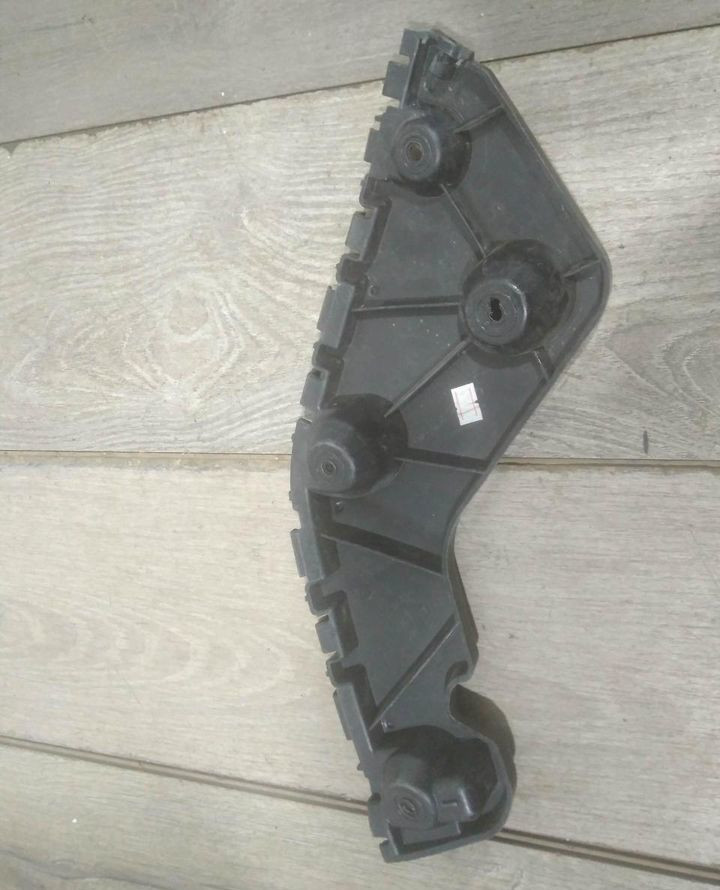 Кронштейн заднего бампера левый бу Renault Duster OEM 850455105R Кронштейн заднего бампера левый бу Renault Duster OEM 850455105R