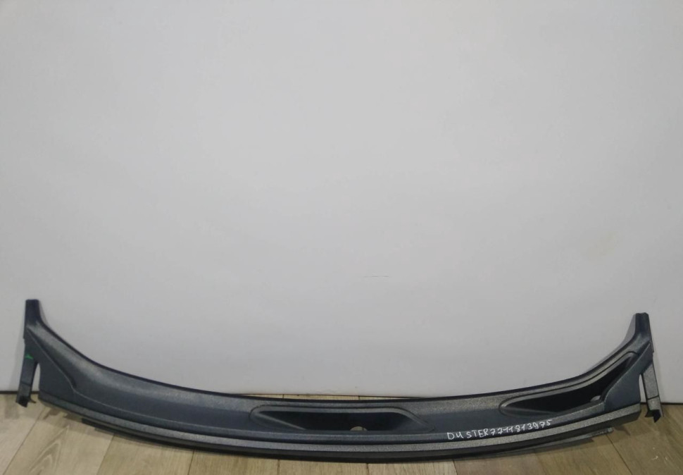 Обивка жабо Renault Duster OEM 7711813975