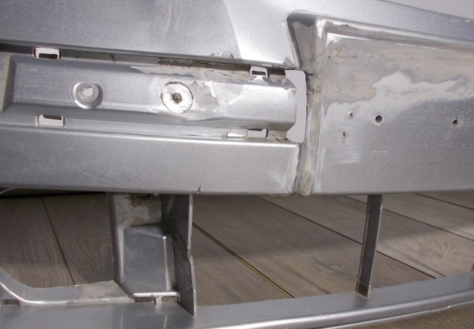 Бампер передний бу Skoda Octavia A5 OEM 1Z0807221