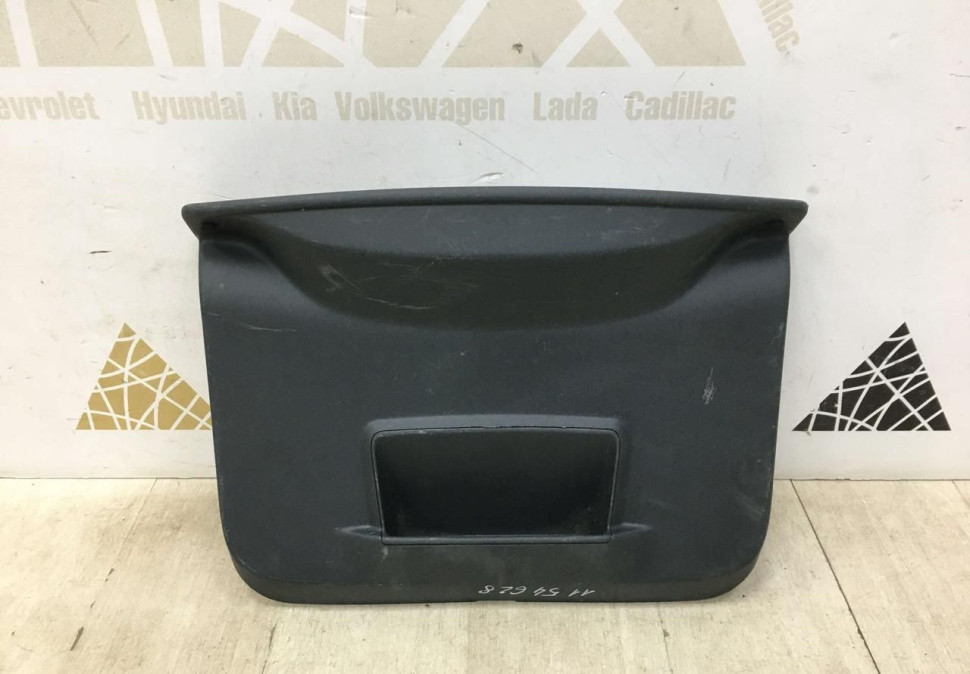 Обивка крышки багажника Renault Duster OEM 909008769R