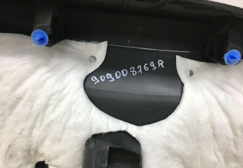 Обивка крышки багажника Renault Duster OEM 909008769R Обивка крышки багажника Renault Duster OEM 909008769R