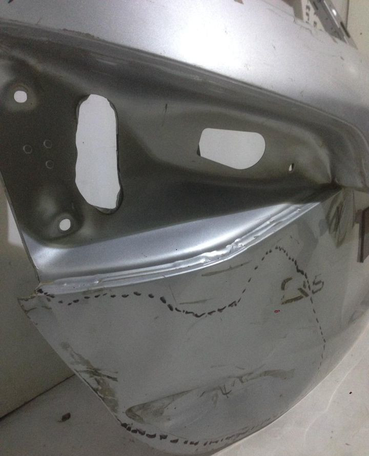 Крышка багажника Audi Q5 (09-17) oem 8R0827023C (скл-3) Крышка багажника Audi Q5 (09-17) oem 8R0827023C (скл-3)