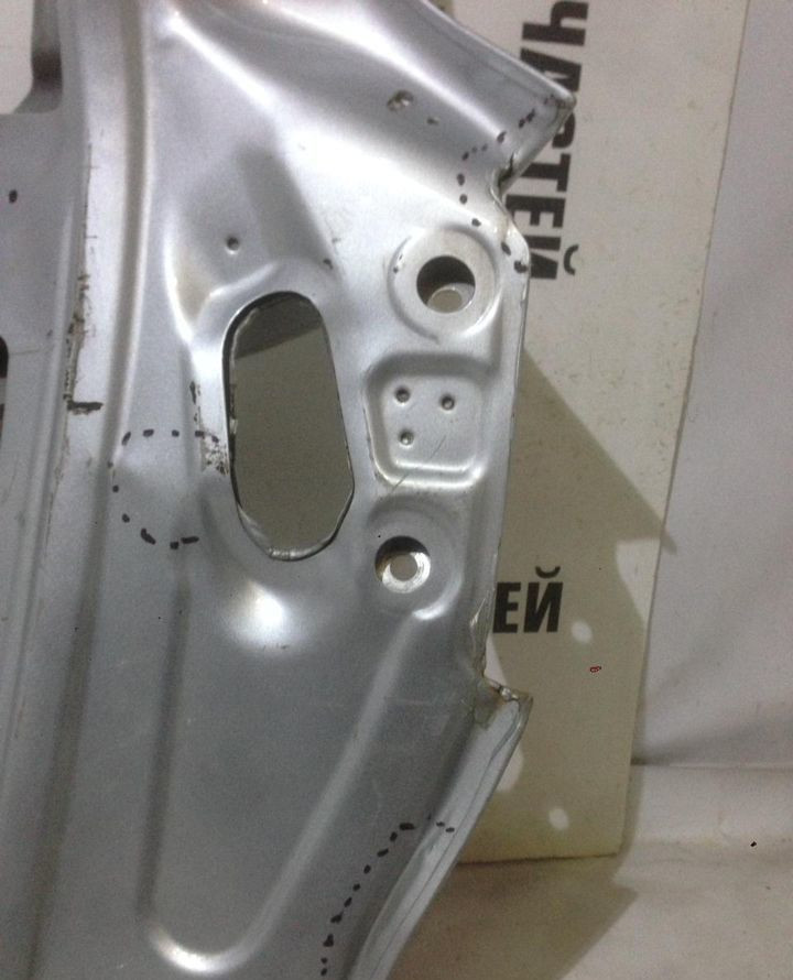 Крышка багажника Audi Q5 (09-17) oem 8R0827023C (скл-3) Крышка багажника Audi Q5 (09-17) oem 8R0827023C (скл-3)