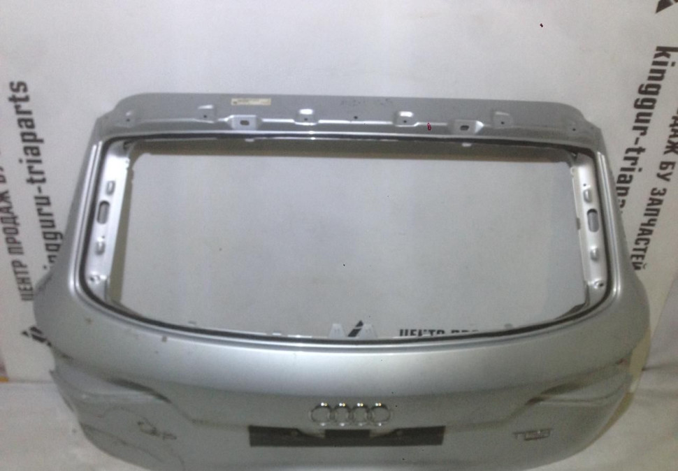 Крышка багажника Audi Q5 (09-17) oem 8R0827023C (скл-3) Крышка багажника Audi Q5 (09-17) oem 8R0827023C (скл-3)