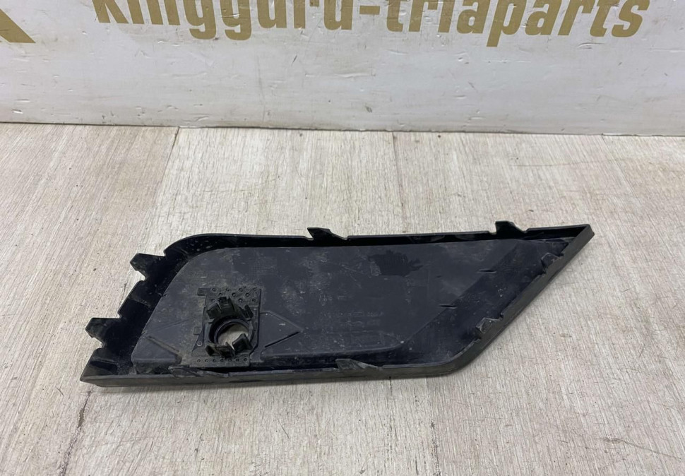Решетка переднего бампера левая Volkswagen Tiguan 2 дорест 2016  oem 5NA853665A