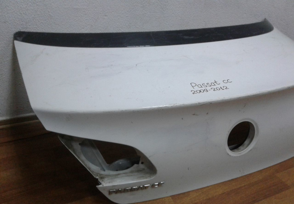 Крышка багажника Volkswagen Passat CC до рест (мал. вмятина)