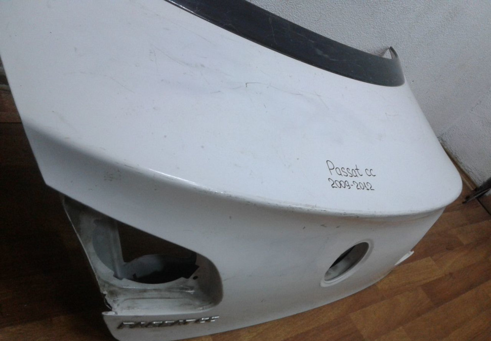 Крышка багажника Volkswagen Passat CC до рест (мал. вмятина)
