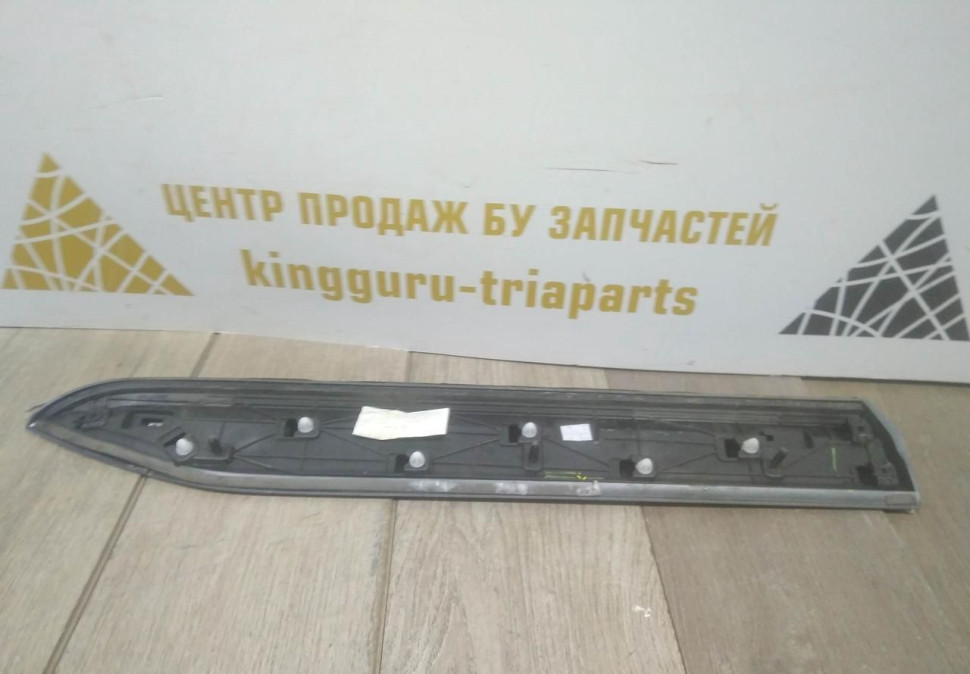 Молдинг двери задний правый бу Skoda Superb 3 OEM 3V0854950 Молдинг двери задний правый бу Skoda Superb 3 OEM 3V0854950