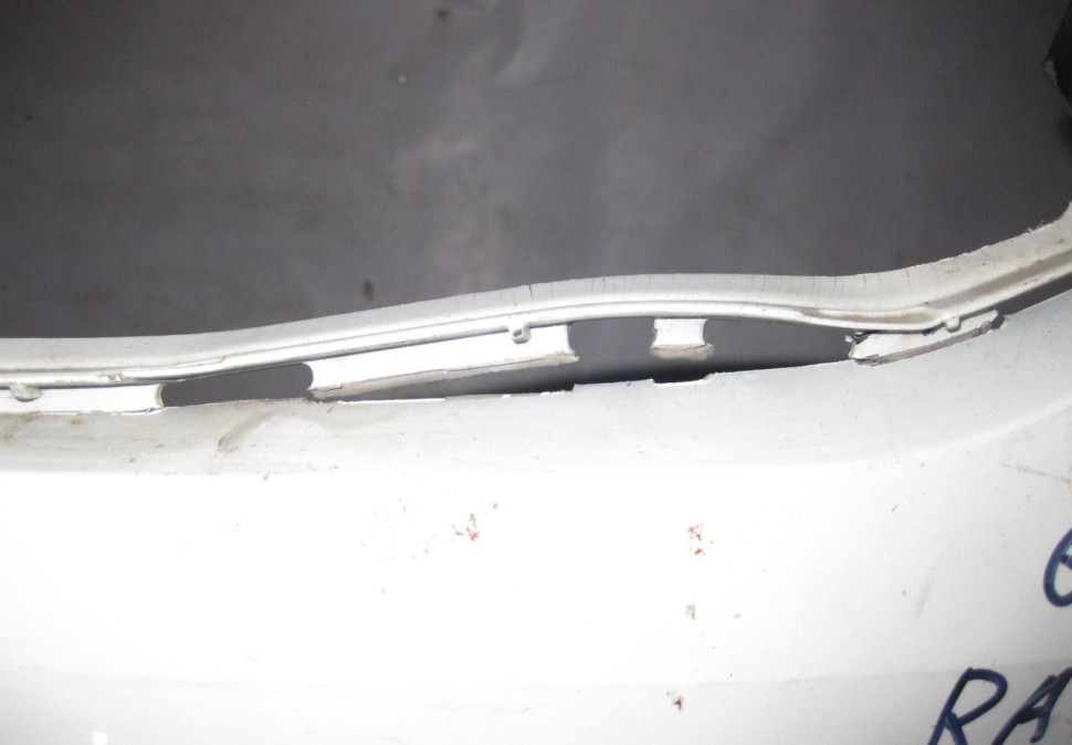 Бампер передний Skoda Rapid OEM 60U807217 (дефект) (скл-3)