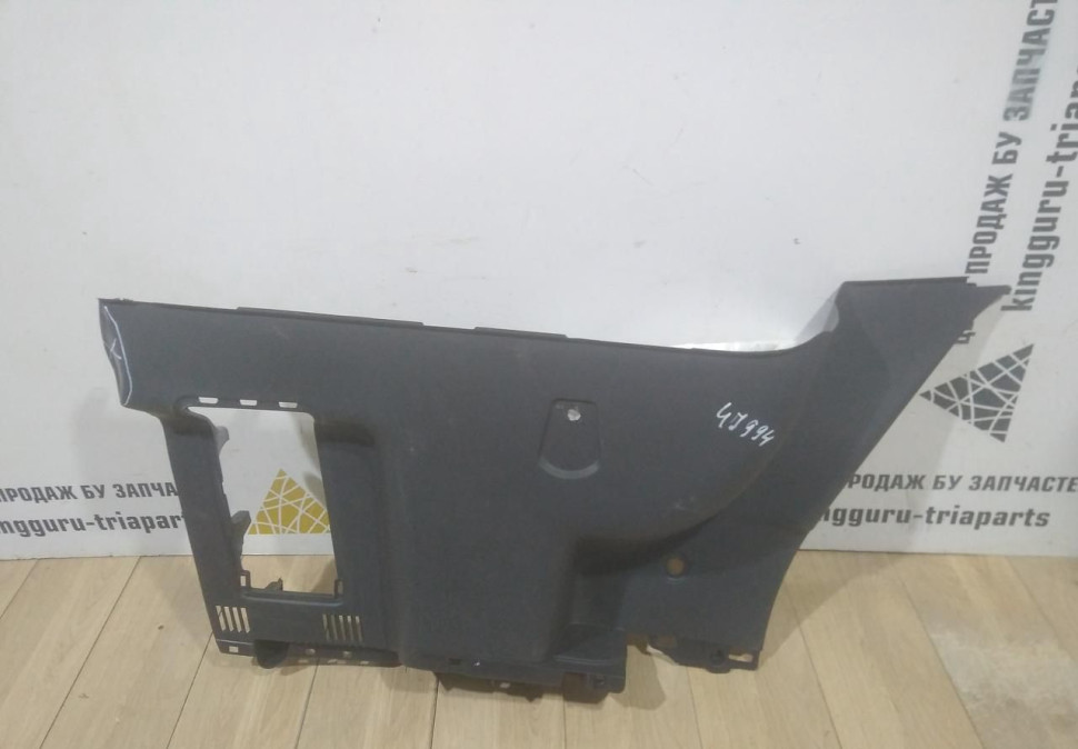 Обивка багажника правая бу Renault Duster OEM 849503745R