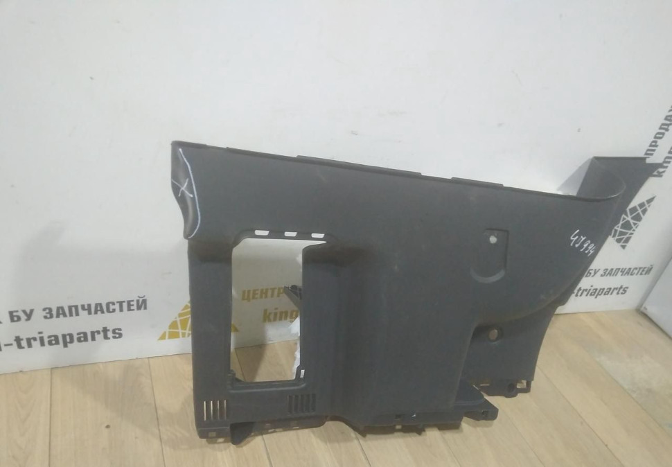 Обивка багажника правая бу Renault Duster OEM 849503745R Обивка багажника правая бу Renault Duster OEM 849503745R