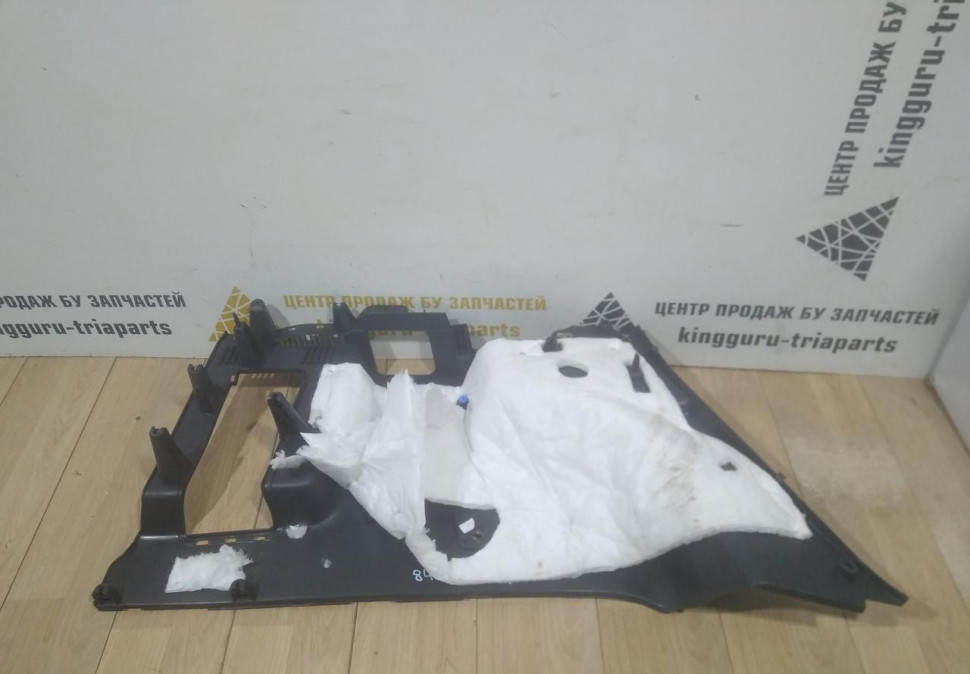 Обивка багажника правая бу Renault Duster OEM 849503745R Обивка багажника правая бу Renault Duster OEM 849503745R