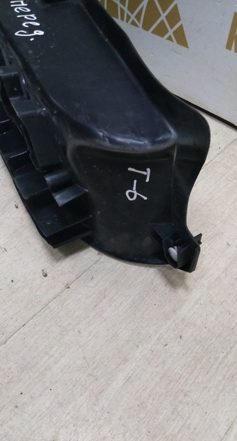 Накладка ступеньки Volkswagen Transporter T6 2015> oem 7E5863736K (скл-3) Накладка ступеньки Volkswagen Transporter T6 2015> oem 7E5863736K (скл-3)