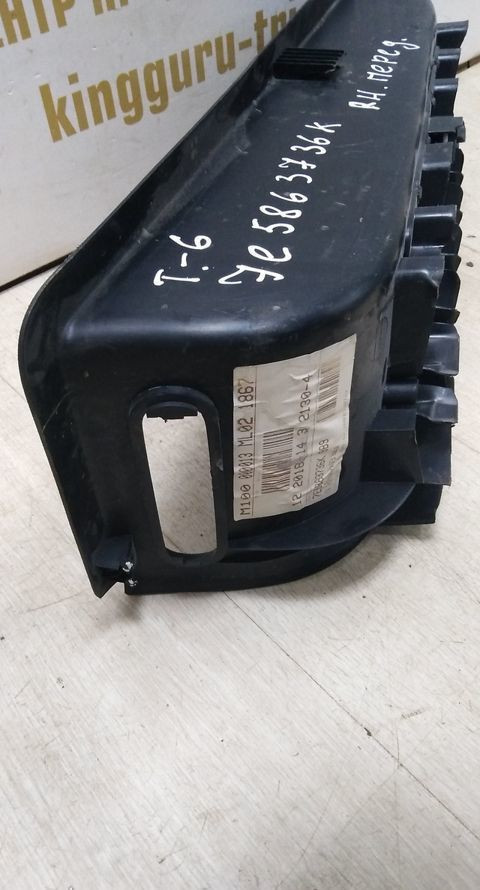 Накладка ступеньки Volkswagen Transporter T6 2015> oem 7E5863736K (скл-3) Накладка ступеньки Volkswagen Transporter T6 2015> oem 7E5863736K (скл-3)