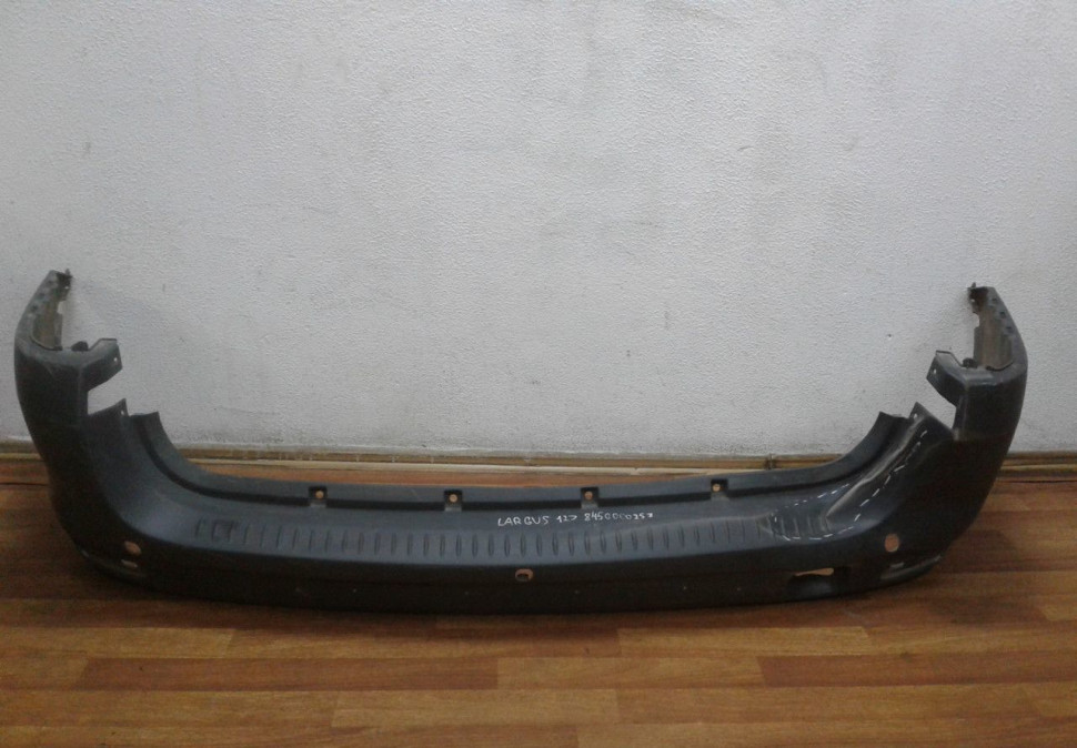 Бампер задний Lada Largus oem 8450000257 (вмятина) (скл-3)