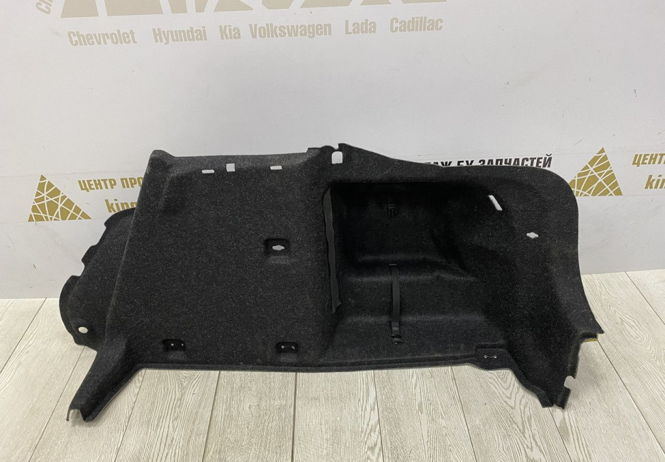 Обивка багажника правая Skoda Octavia A7 OEM 5EU867428