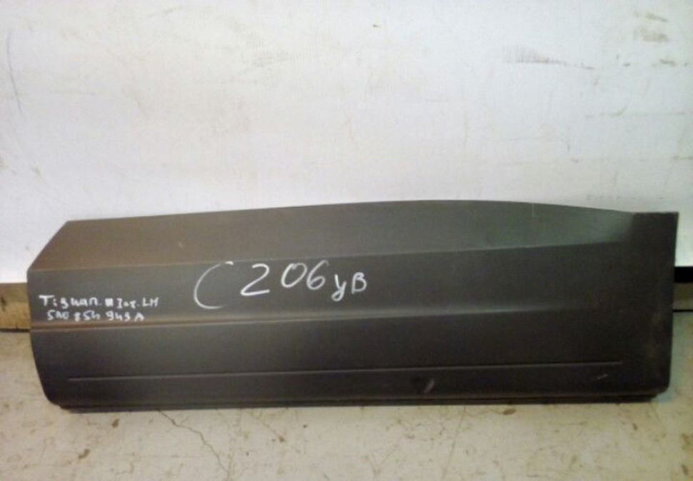 Молдинг двери задний левый Volkswagen Tiguan Oem 5N0854949А (скл-3)