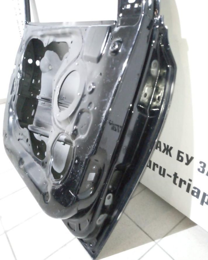 Дверь передняя левая Hyundai ix35  oem 760032Y010 (скл-3)