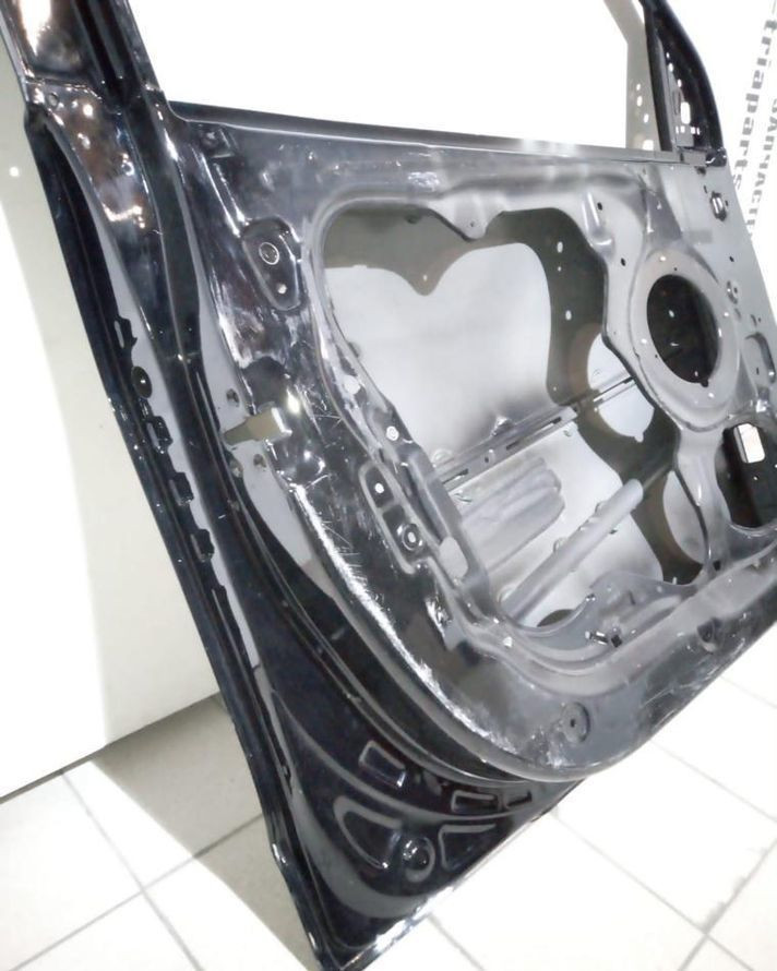 Дверь передняя левая Hyundai ix35  oem 760032Y010 (скл-3)