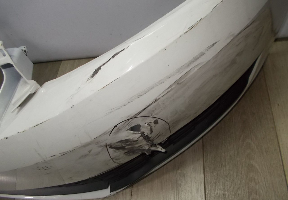 Бампер передний бу Skoda Rapid OEM 60U807221F Бампер передний бу Skoda Rapid OEM 60U807221F