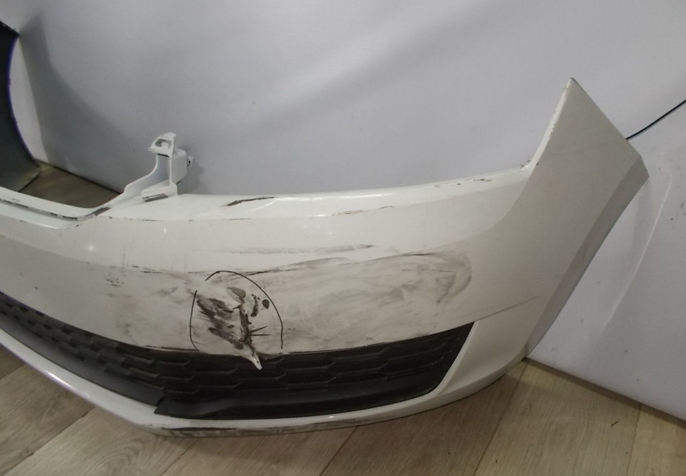 Бампер передний бу Skoda Rapid OEM 60U807221F Бампер передний бу Skoda Rapid OEM 60U807221F