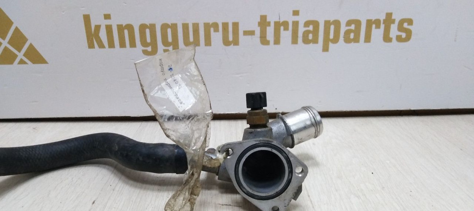 Корпус термостата Kia Ceed 1.6 МКПП oem 256002B003 Корпус термостата Kia Ceed 1.6 МКПП oem 256002B003