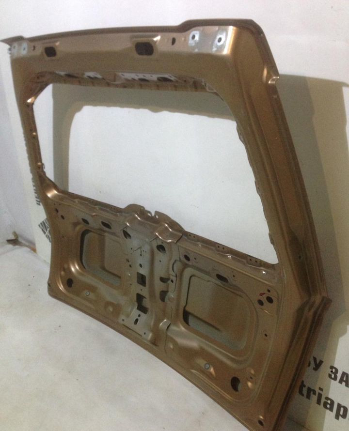 Крышка багажника Land Rover Freelander 2 вмятина (06>) oem LR005853 (Скл-3) Крышка багажника Land Rover Freelander 2 вмятина (06>) oem LR005853 (Скл-3)