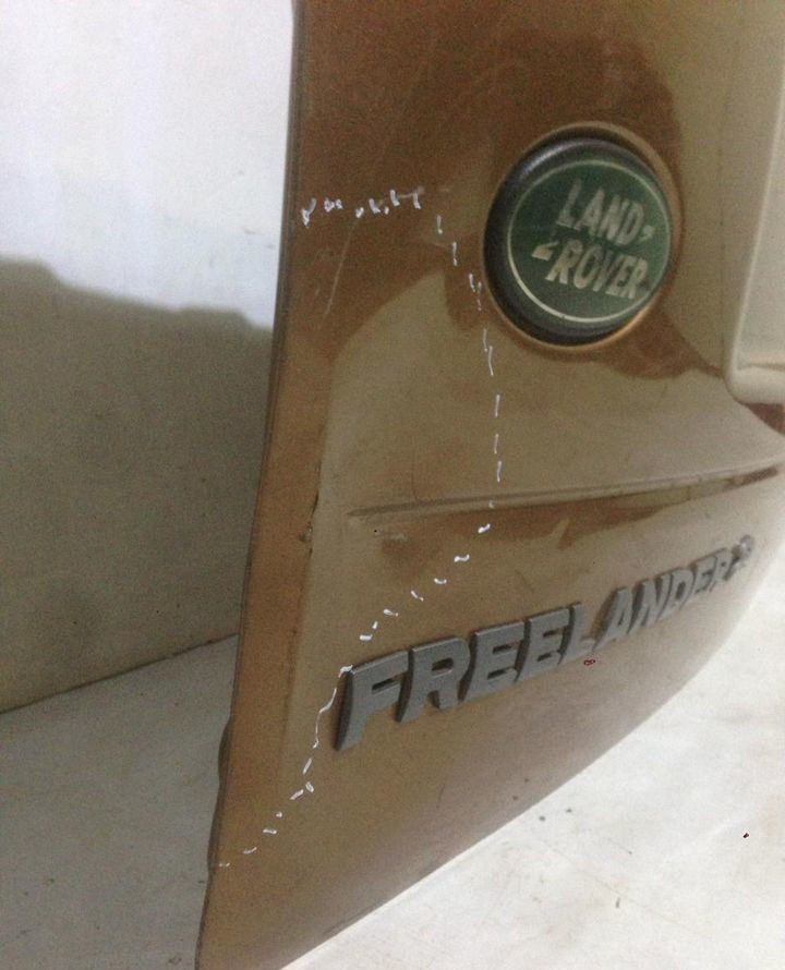 Крышка багажника Land Rover Freelander 2 вмятина (06>) oem LR005853 (Скл-3) Крышка багажника Land Rover Freelander 2 вмятина (06>) oem LR005853 (Скл-3)