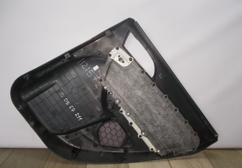 Обивка двери задняя левая бу Skoda Yeti OEM 5L0867211